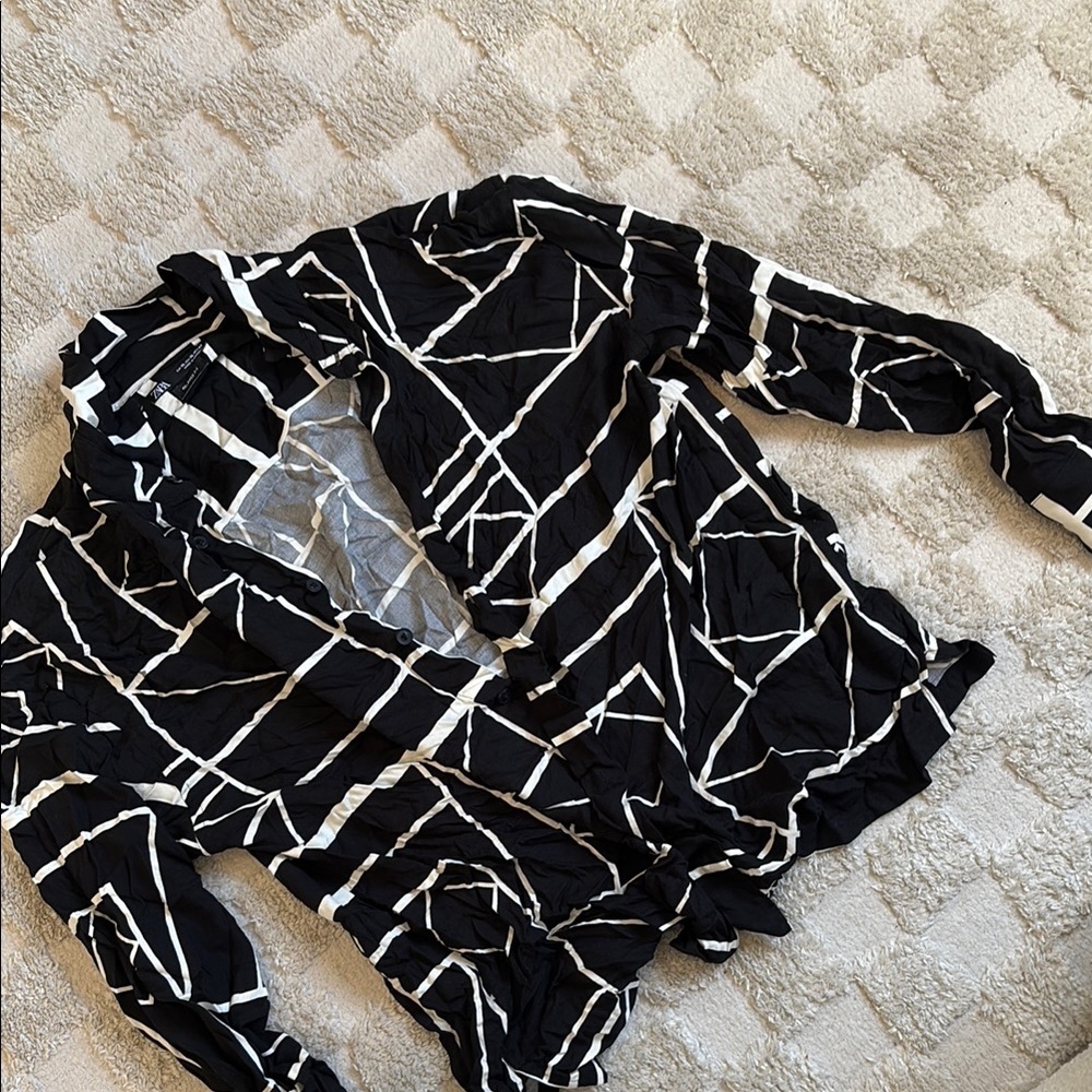 Black and White Geometric Blouse